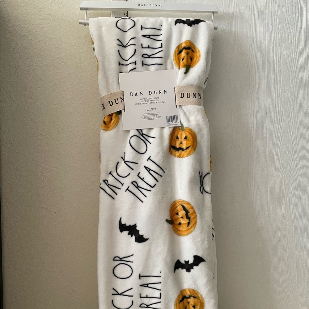 🎃 RAE DUNN TRICK OR TREAT JACK BAT HALLOWEEN THROW BLANKET